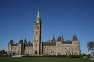 Las reglas del Tribunal Federal de Ottawa no pueden revocar la ciudadanía canadiense sin una audiencia independiente