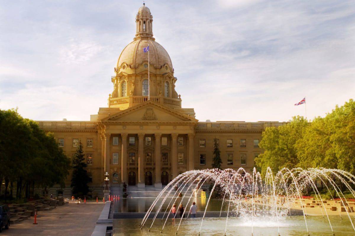 Alberta Invites Express Entry Candidates With CRS Scores of 350