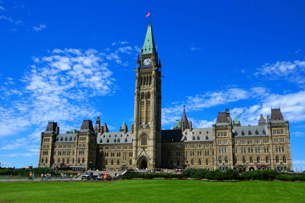 Minimum CRS Drops Below 400 In New Canada CEC Express Entry Draw 
